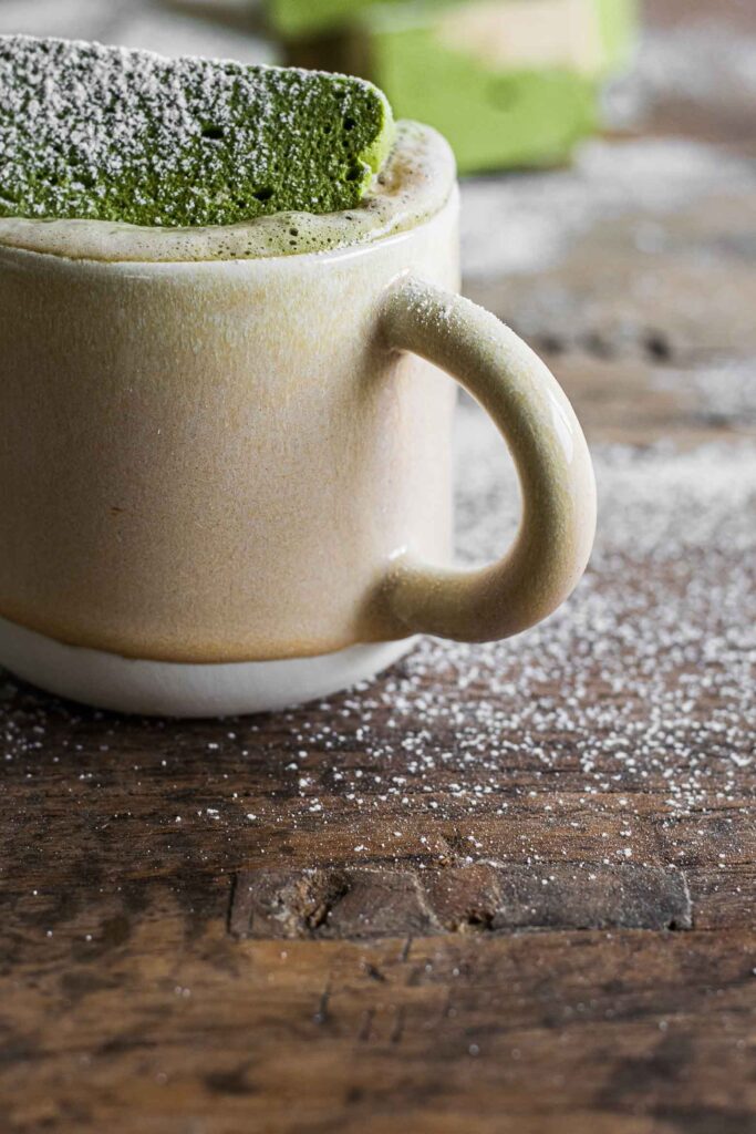 Kakao og skumfiduser med kokos og matcha