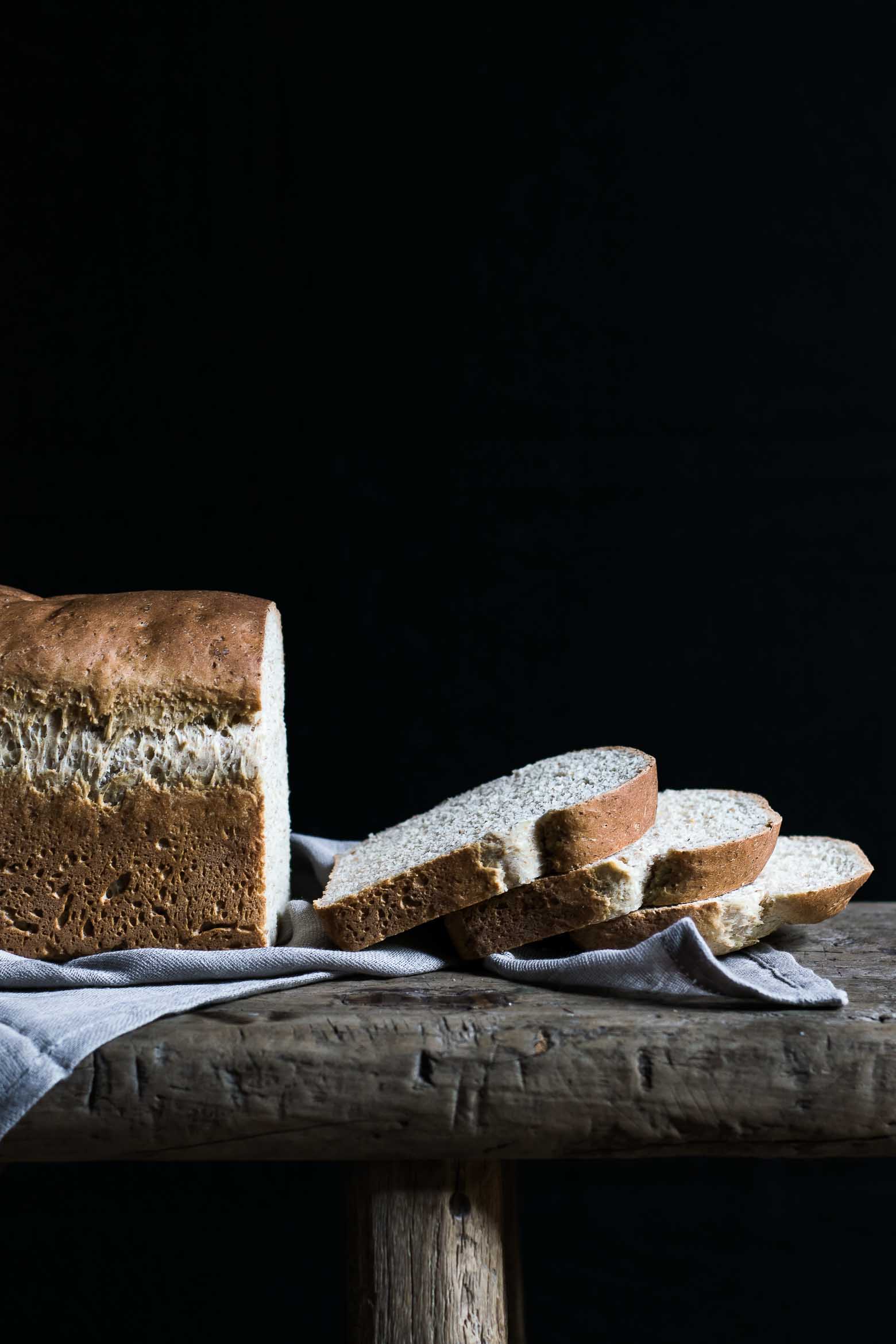 TOASTBRØD - SMØRBAGT, BLØDT OG SPRØDT