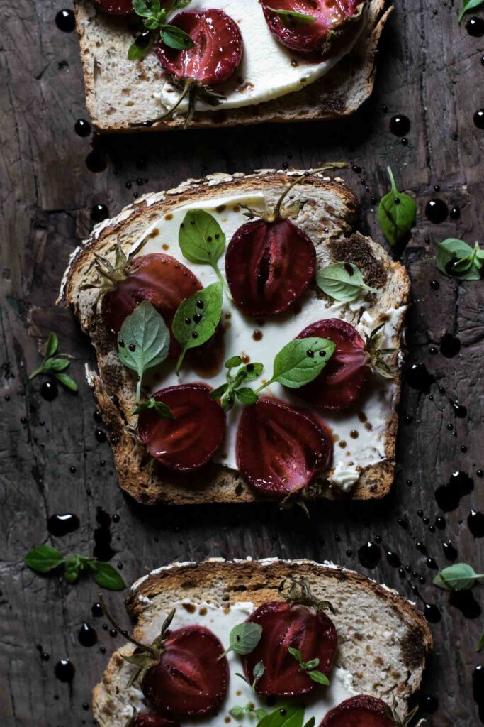 Toast med jordbær og balsamico