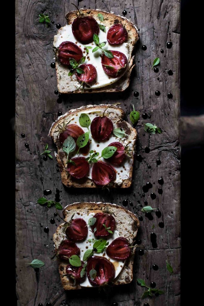 Toast med jordbær og balsamico