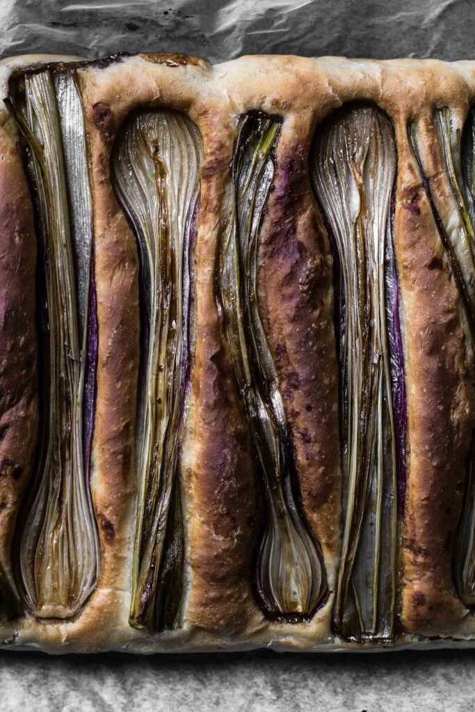Foccacia med marinerede nye løg