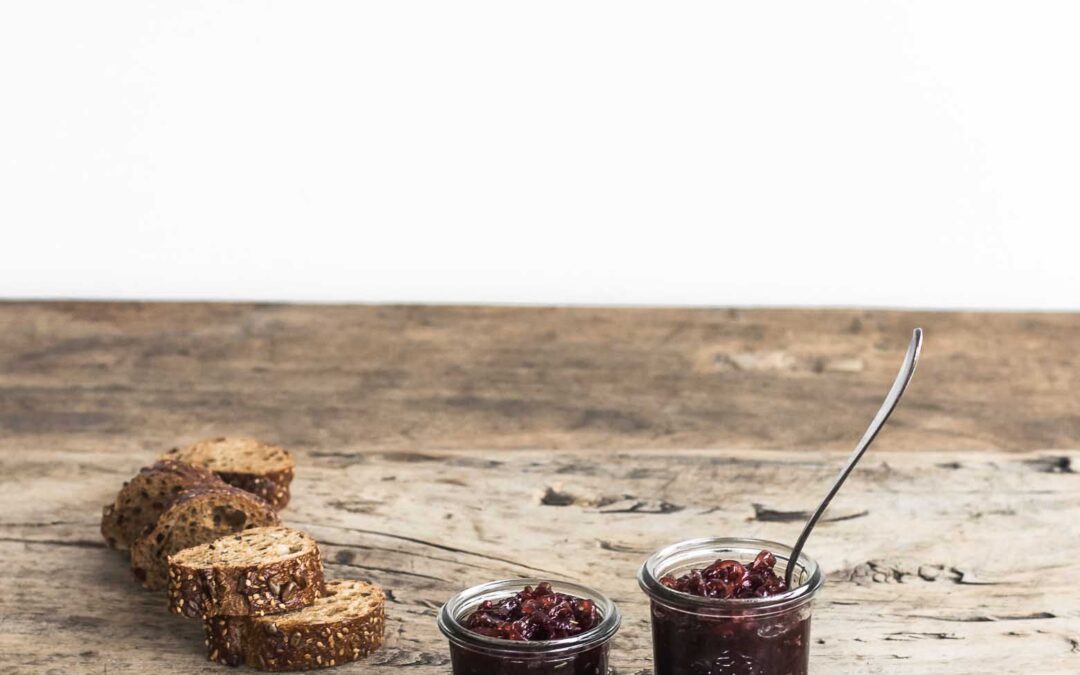 LØGKOMPOT MED ROSENPEBER, LAKRIDS OG ROSMARIN