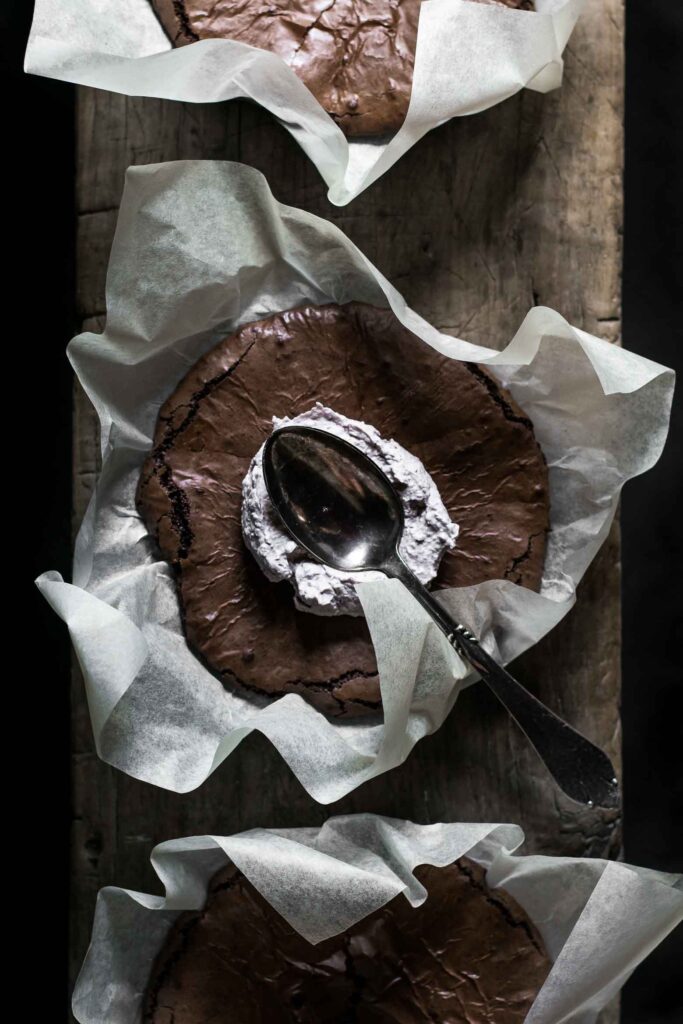 Amaretto marineret kirsebær brownie