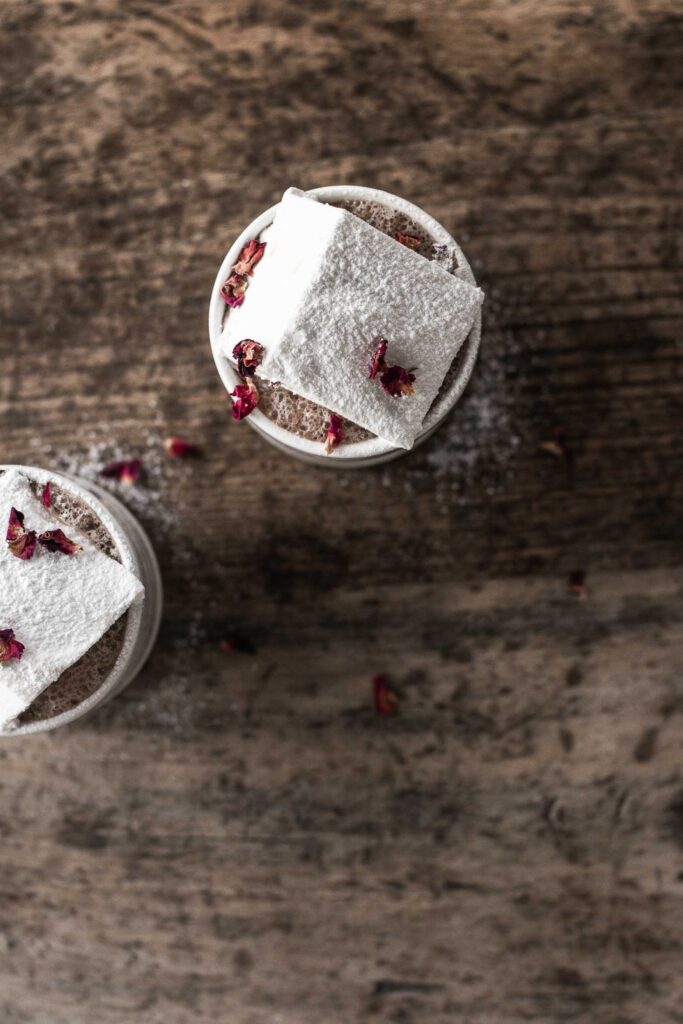 Skumfiduser med kardemomme og rose
