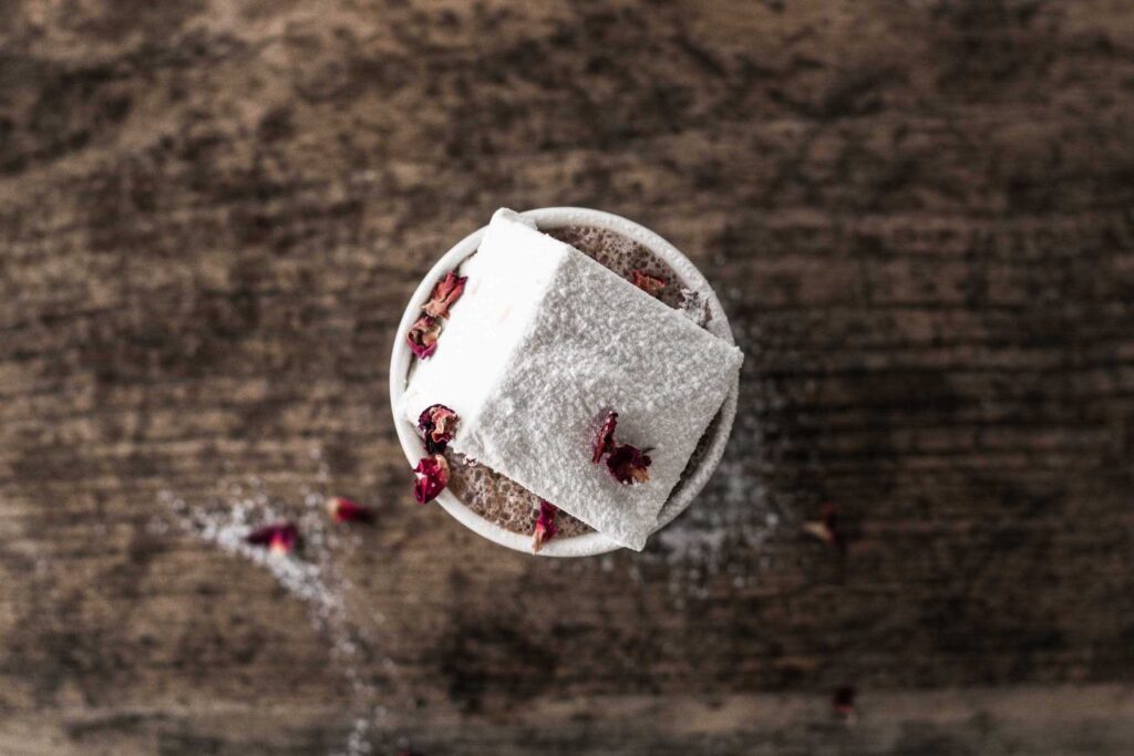 Skumfiduser med kardemomme og rose