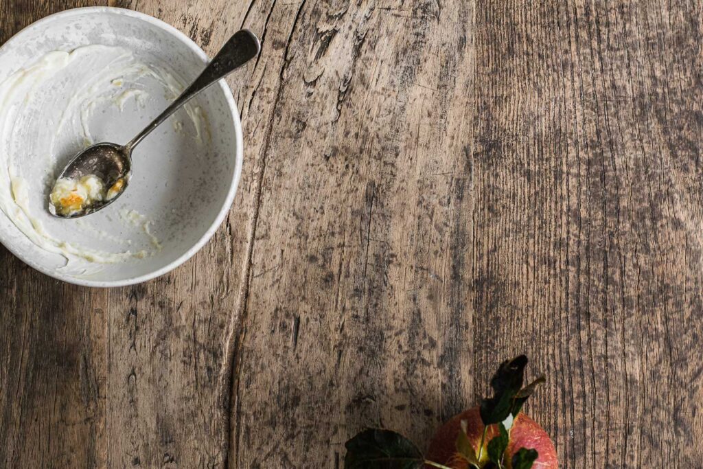 Æblegrød med kanelcreme og honningkaramel