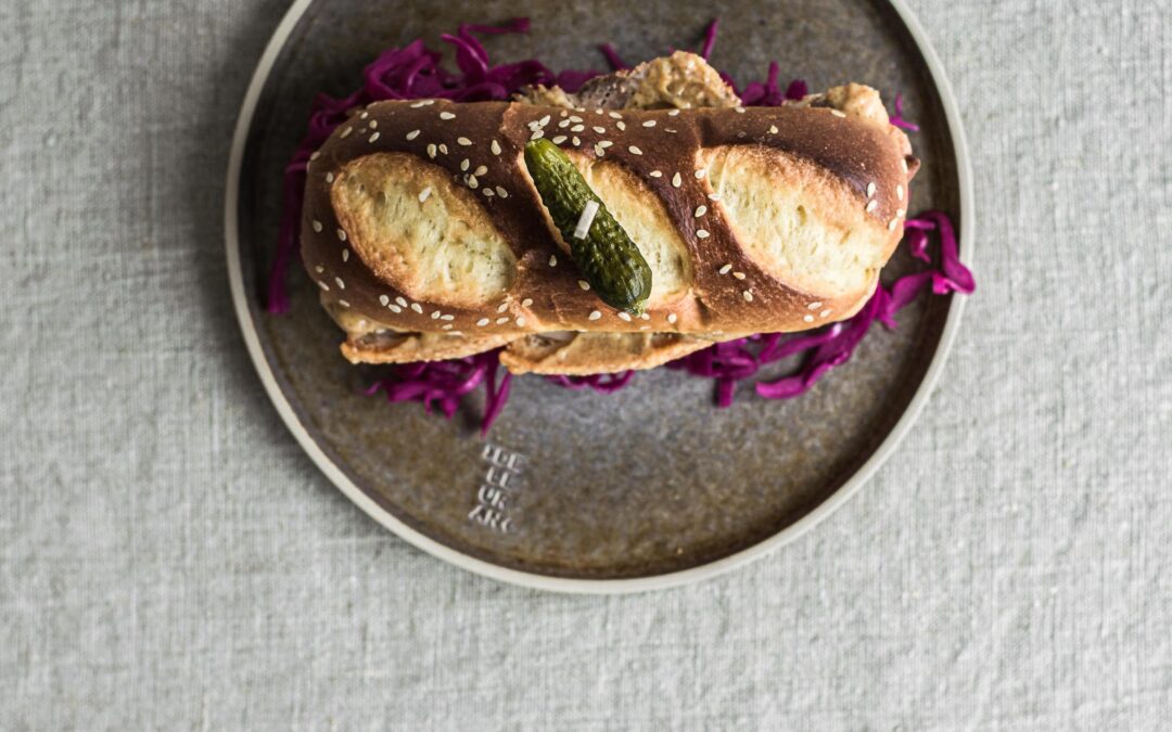 FLÆSKESTEGSSANDWICH MED HJEMMESYLT
